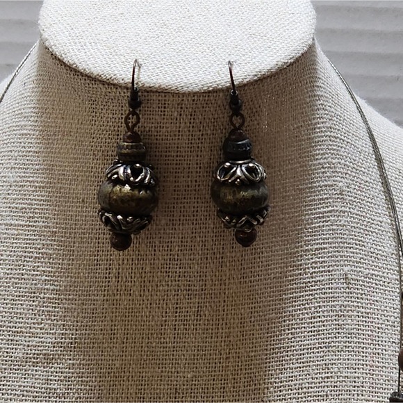 Premier Designs 2pc earrings and illusion beaded multi strand necklace - Picture 4 of 4